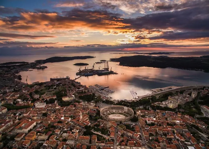 Arena Festival * Πούλα