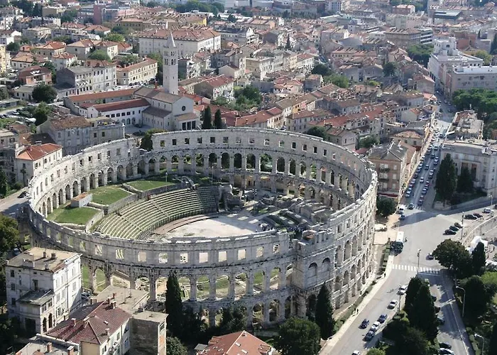 Arena Festival Διαμέρισμα Πούλα