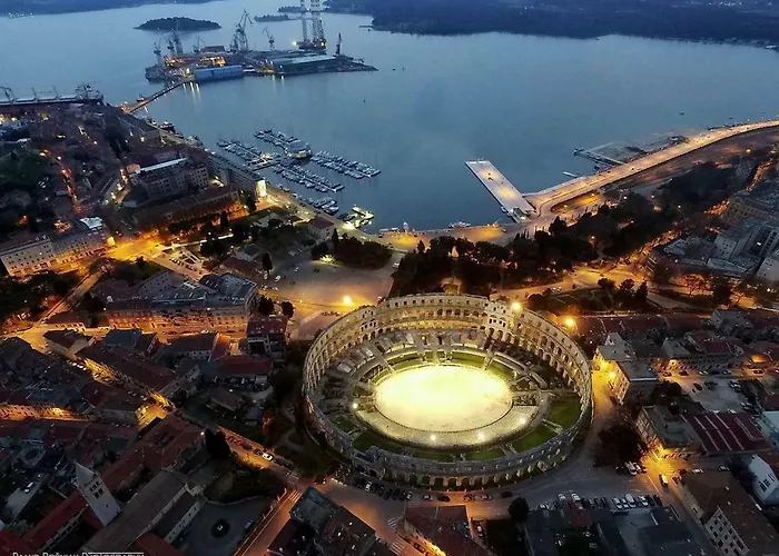 Arena Festival Πούλα